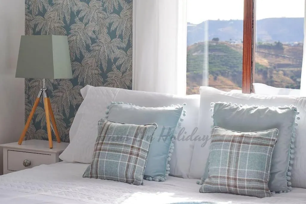 Piso Amaranta, Frigiliana Modern 2 Bedroom, 2 Bathroom Apartment With Air Conditioning And Pool Hansonholiday Rentals