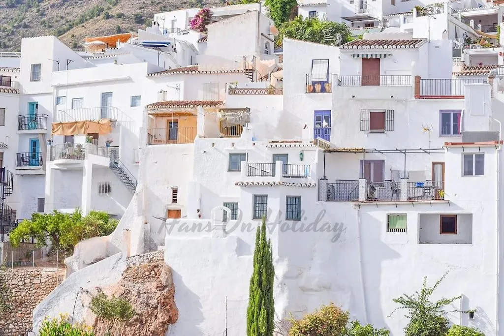 Piso Amaranta, Frigiliana Modern 2 Bedroom, 2 Bathroom Apartment With Air Conditioning And Pool Hansonholiday Rentals