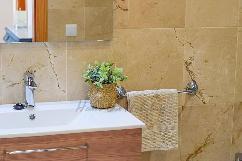 Piso Amaranta, Frigiliana Modern 2 Bedroom, 2 Bathroom Apartment With Air Conditioning And Pool Hansonholiday Rentals