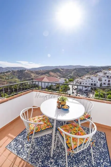 Piso Amaranta, Frigiliana Modern 2 Bedroom, 2 Bathroom Apartment With Air Conditioning And Pool Hansonholiday Rentals